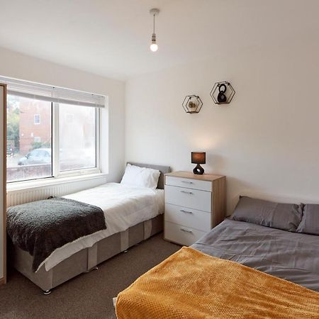 Spacious Home Close To City Centre Location Leeds  Zewnętrze zdjęcie