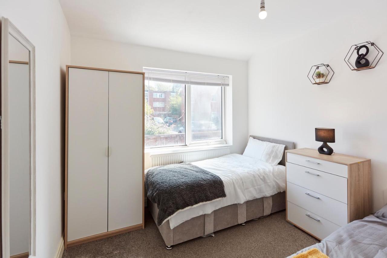 Spacious Home Close To City Centre Location Leeds  Zewnętrze zdjęcie