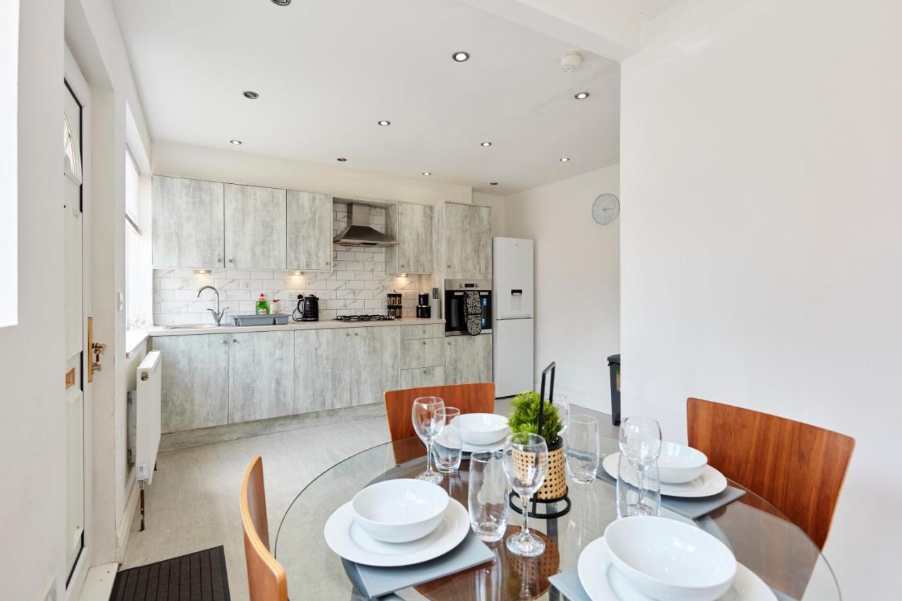 Spacious Home Close To City Centre Location Leeds  Zewnętrze zdjęcie