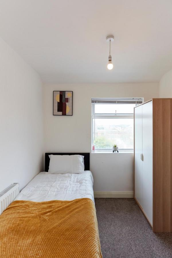 Spacious Home Close To City Centre Location Leeds  Zewnętrze zdjęcie